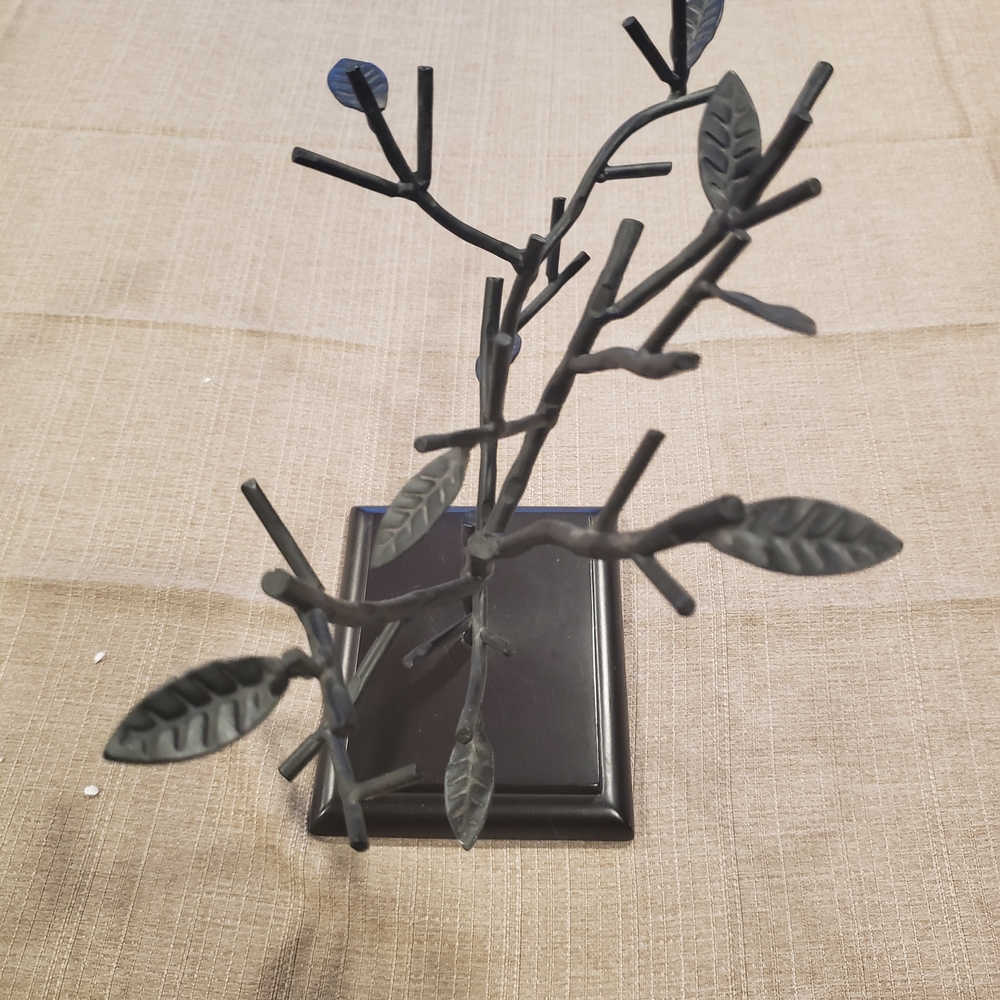 Black Metal Jewelry Tree Stand